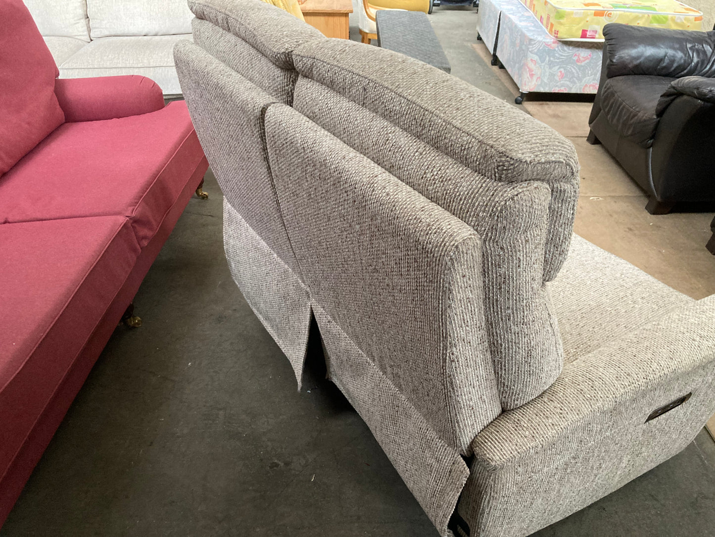 2 seater fabric electric recliner sofa with usb and usb-c charging ports