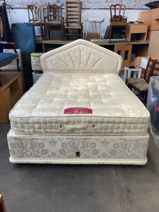 Kingsize Kozee Sleep 'Newstead' Pocket Sprung Divan Bed with 4 Storage Drawers & Headboard
