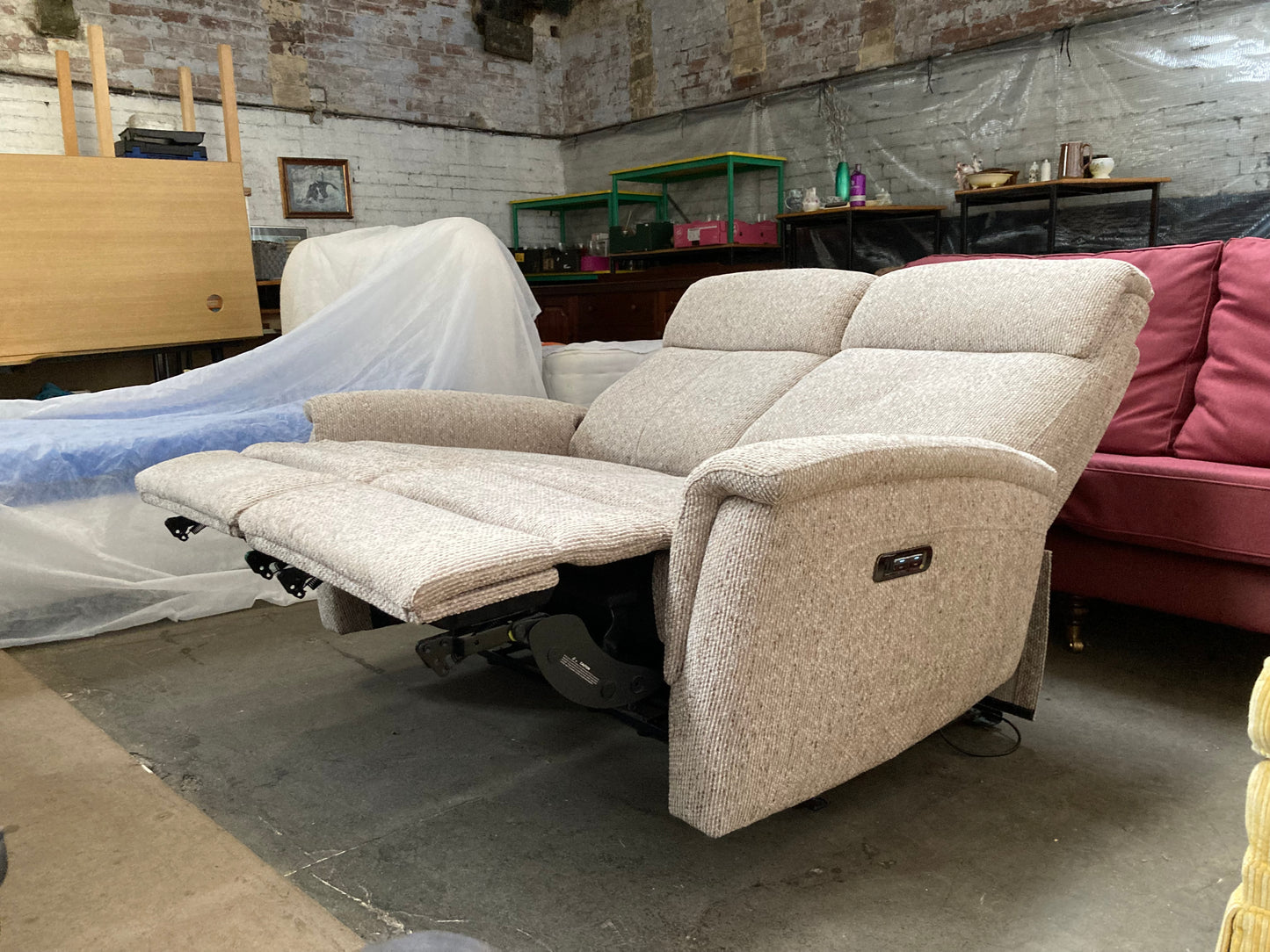 2 seater fabric electric recliner sofa with usb and usb-c charging ports