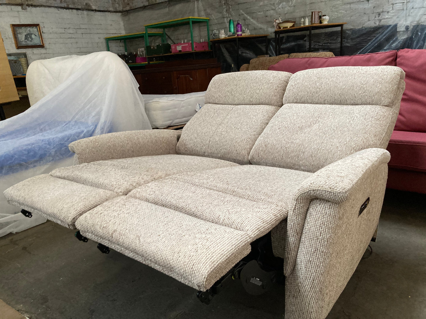 2 seater fabric electric recliner sofa with usb and usb-c charging ports