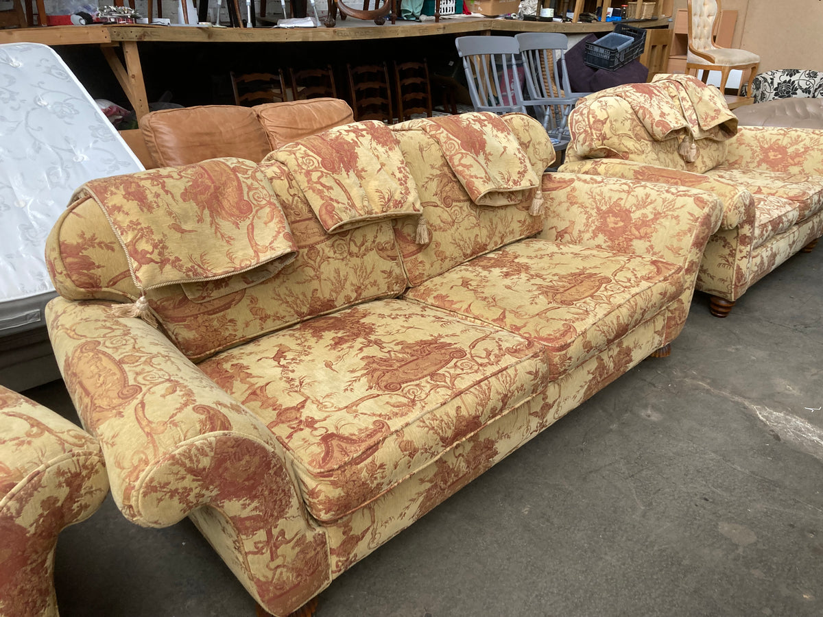 A beautiful, high-quality **Peter Guild – Makers of Fine Upholstery** 3-piece suite,