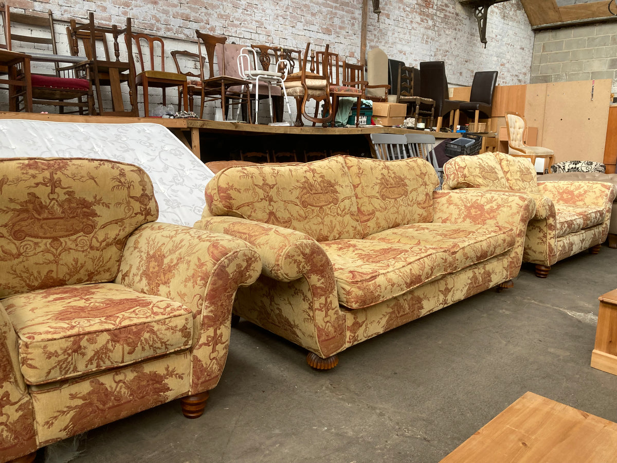 A beautiful, high-quality **Peter Guild – Makers of Fine Upholstery** 3-piece suite,